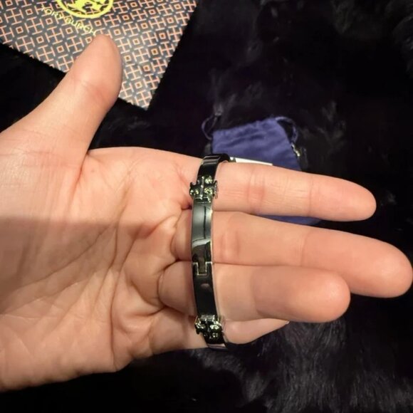 Brand New Tory Burch silver Classic Logo Hinge Bangle - Picture 3 of 5